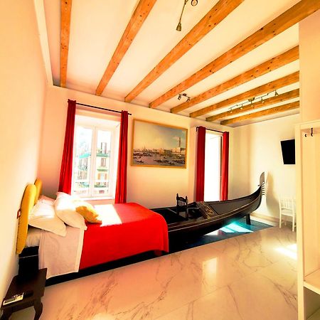 I Migliori Artisti Hotel Наполи Екстериор снимка